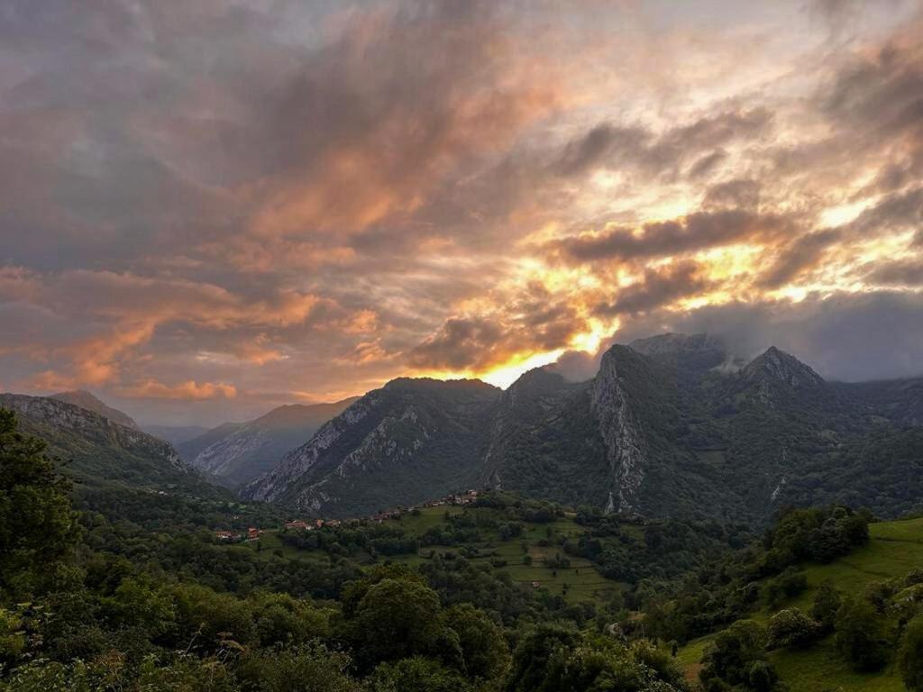 El Refugio Del Busgosu Villa Pen ภายนอก รูปภาพ
